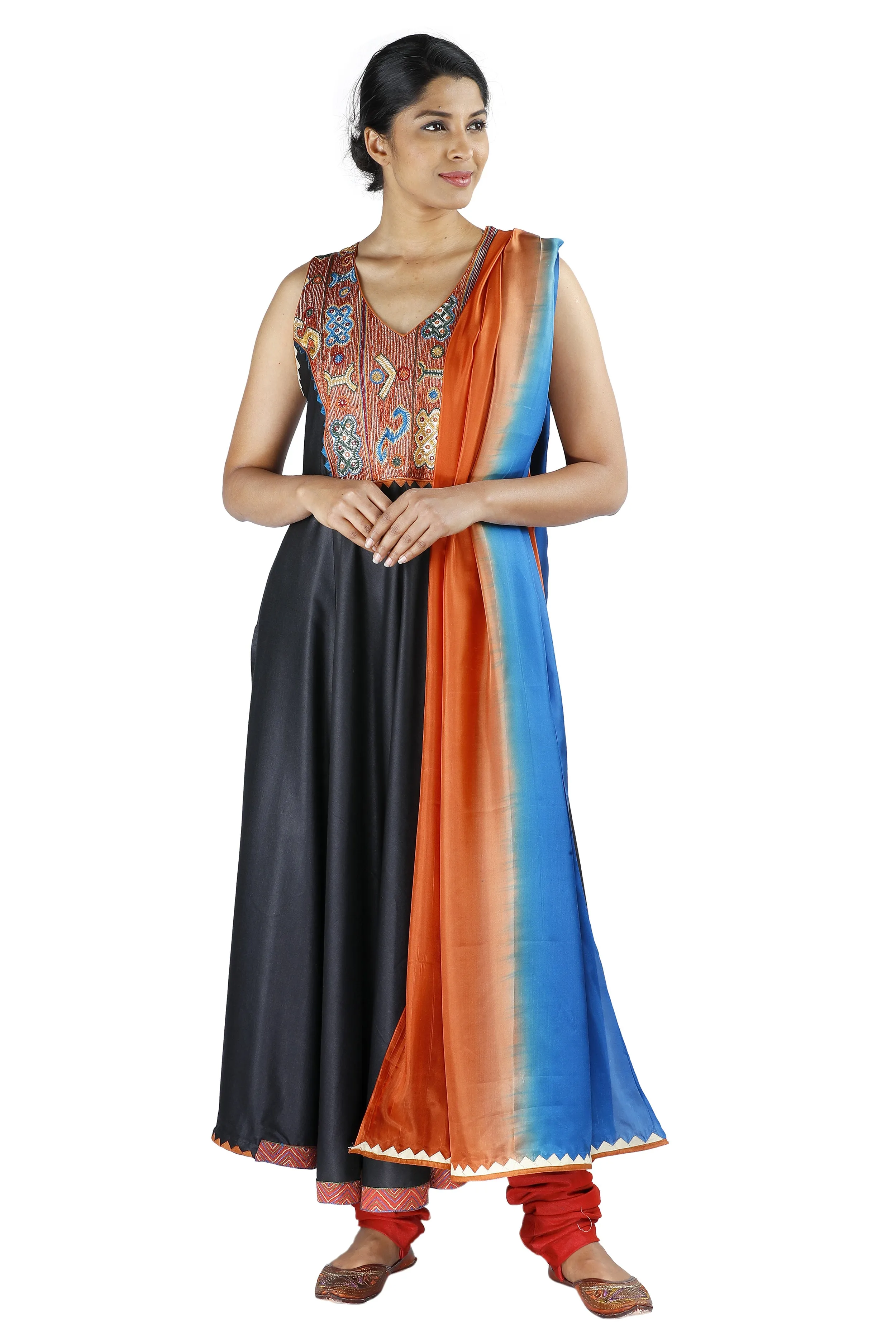 Black Sleeveless Silk Salwar