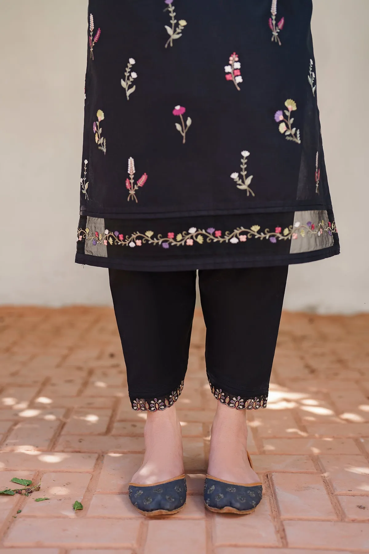 EMBROIDERED LAWN PR-935