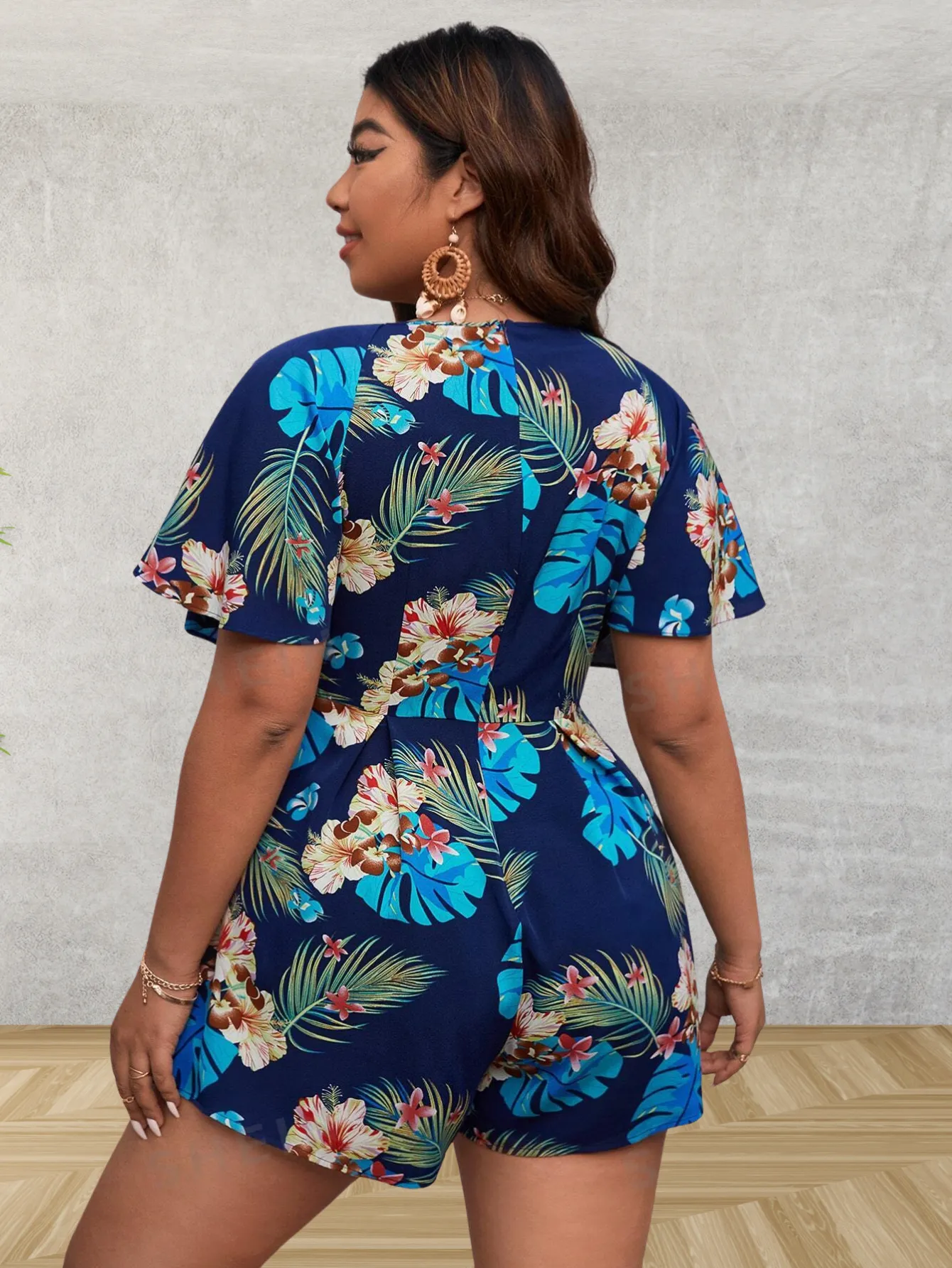 Macacão Tropical Plus Size